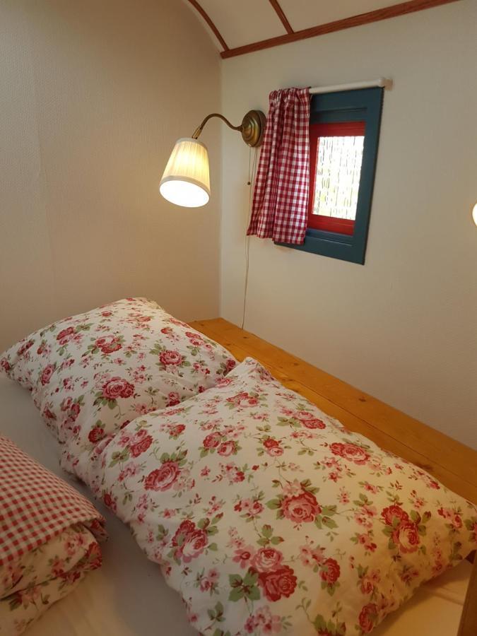 Gezellig Pipowagen In Oostvoorne Villa Exterior photo
